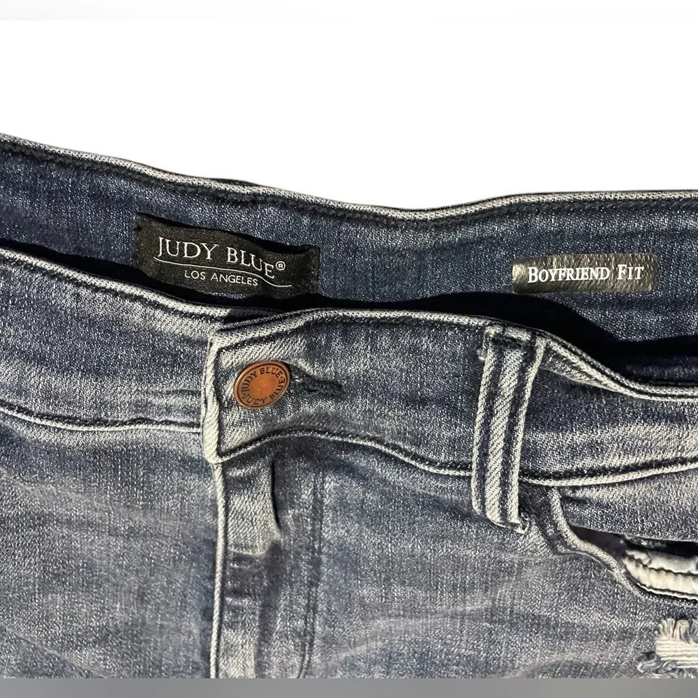 Judy Blue distressed jeans - Picture 2 of 3